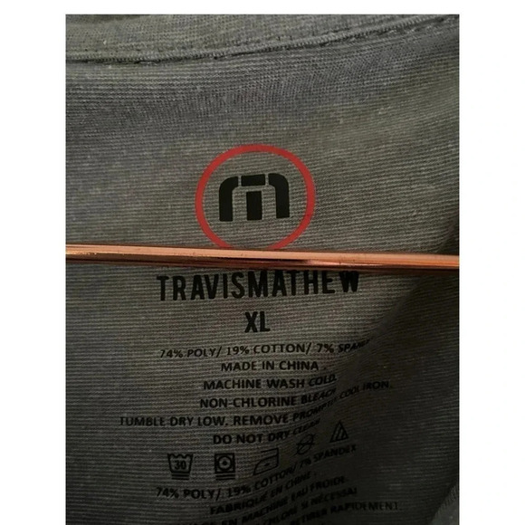 Travis Mathew Men's Gray Long Sleeve Half Zipped Sweatshirt Size XL - Picture 2 of 4